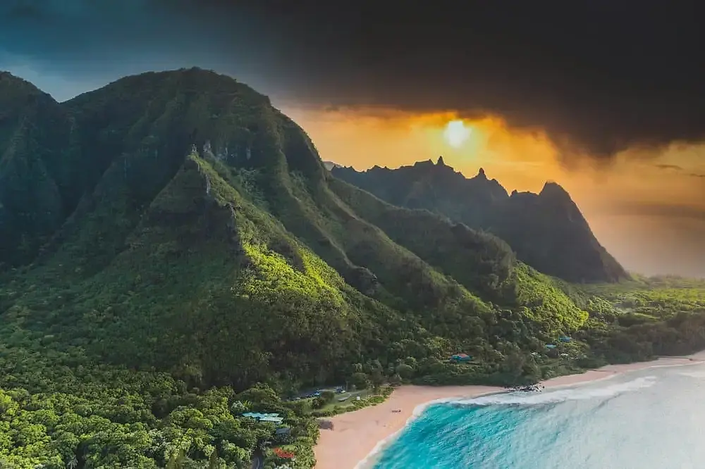 Afternoon light over the Nā Pali Coast sea cliffs